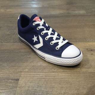Converse男款滑板鞋