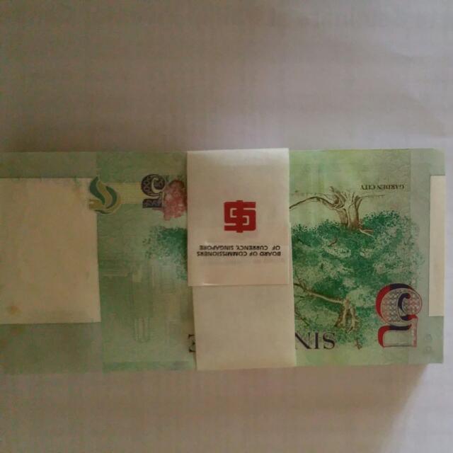 $5 Notes (Category: Currency) located in Singapore. Submitted by flower10 (Listing ID 36385574, Image 2). Description: .