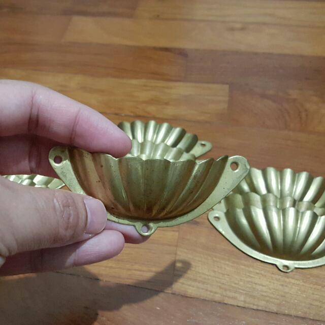 Vintage Sea Shell Drawer Pulls Hobbies Toys Memorabilia