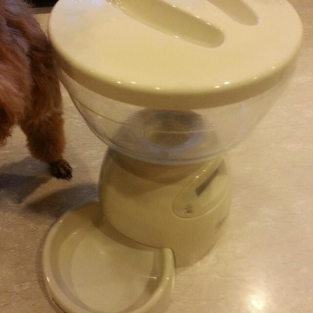 Le Bistro Portion Control Feeder Dispenser Dog Or Cat Pet