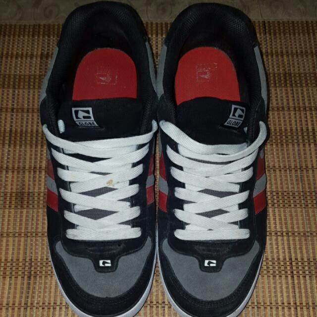 Globe shoes top size 14