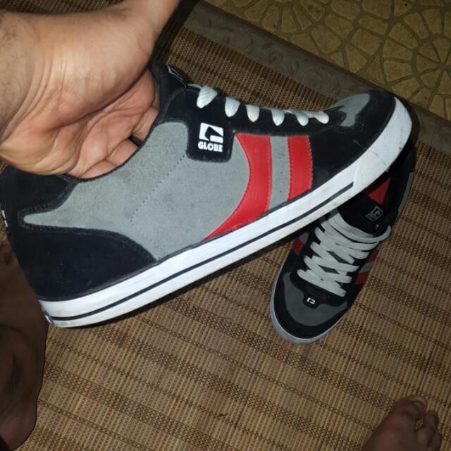 Globe shoes top size 14