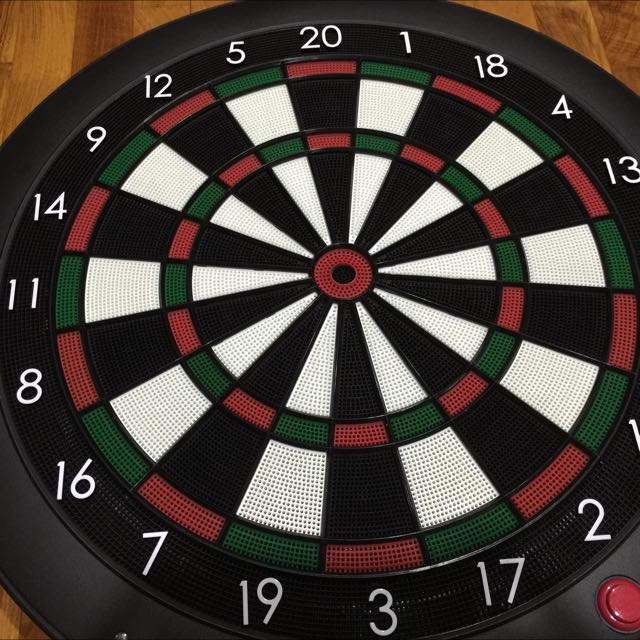 Gran Dart Board, Hobbies & Toys, Toys & Games on Carousell