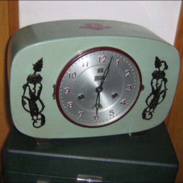 Vintage Rare 555 Wooden Table Clock Collectibles On Carou