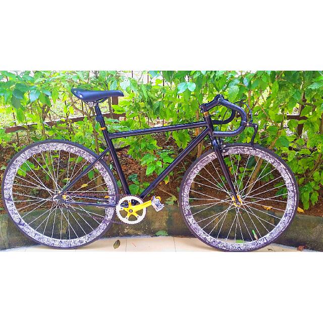 Aventon Mataro Aleoca Fixie Bundle Sports Equipment