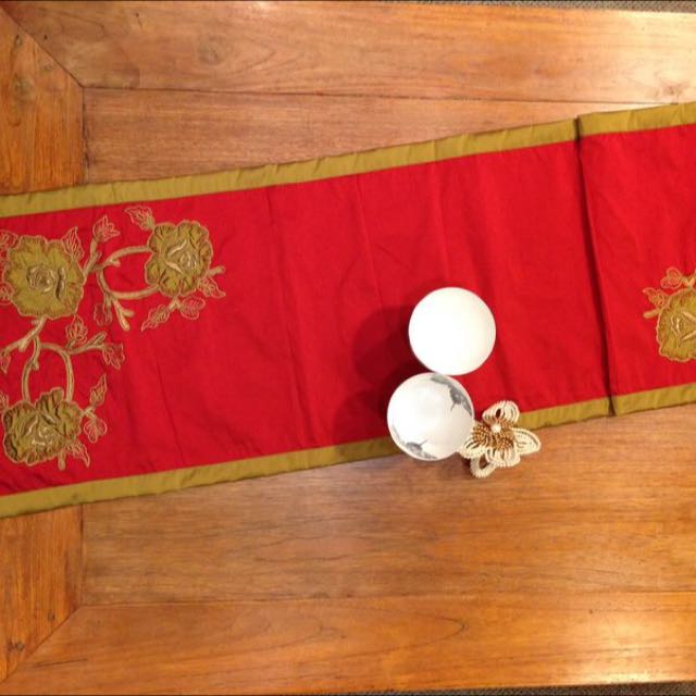 Table Runners (Category: Home Improvement Tools & Accessories) located in Singapore. Submitted by linennmore (Listing ID 36894937, Image 2). Description: .