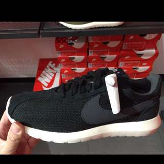 現貨 NIKE ROSHE LD-1000 QS 男鞋 黑灰色 SIZE ： US7  US7.5  US8  US8.5 US9  US9.5  US10  US10.5 US11  US11.5    這款有現貨