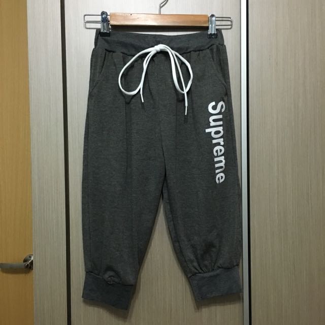 Grey 3 4 Supreme Sweatpants Women s Fashion Bottoms Other Bottoms on Carousell