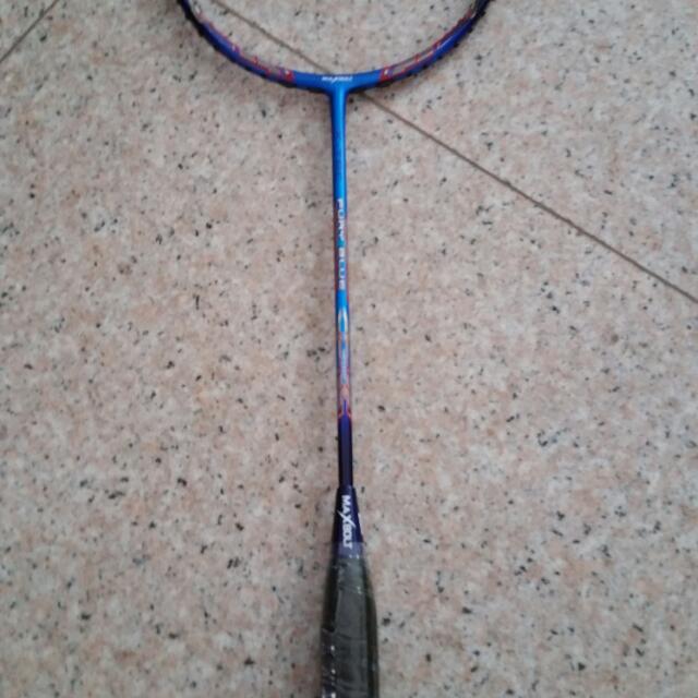 Max Bolt Badminton Racket, Sports Equipment, Sports & Games, Racket