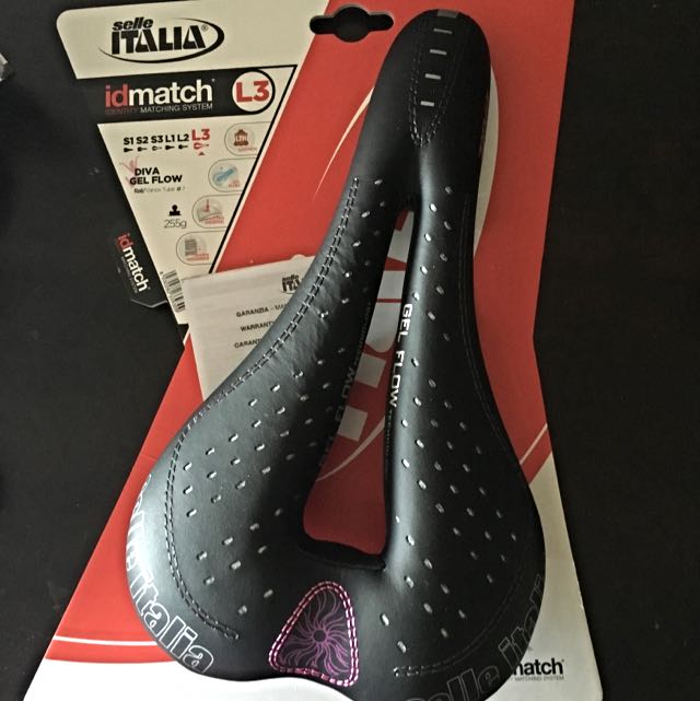 Selle Italia Diva Gel Flow Saddle Sports On Carousell