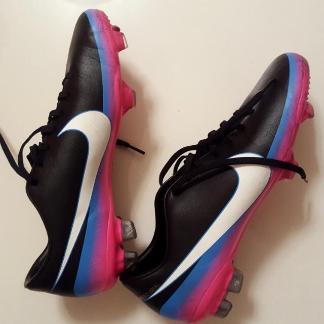 NiKE Mercury Boots CR7 Women s Fashion Footwear Sneakers on Carousell