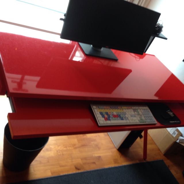 Bludot Desk 51 Red Furniture On Carousell