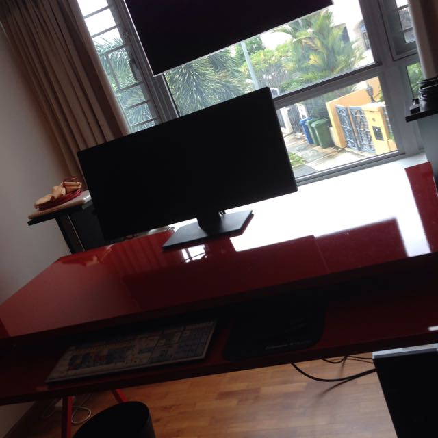 Bludot Desk 51 Red Furniture On Carousell