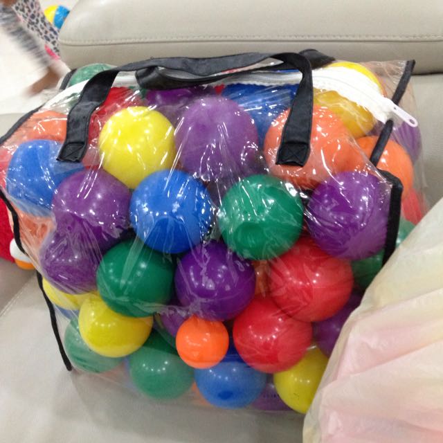 Intex Ball Roller Ball Pit, Hobbies & Toys, Toys & Games on Carousell