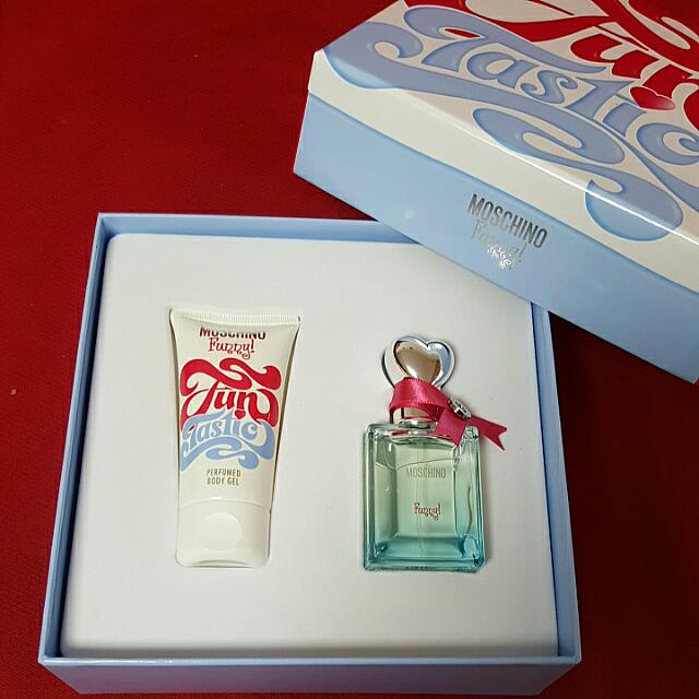 Moschino funny sales set