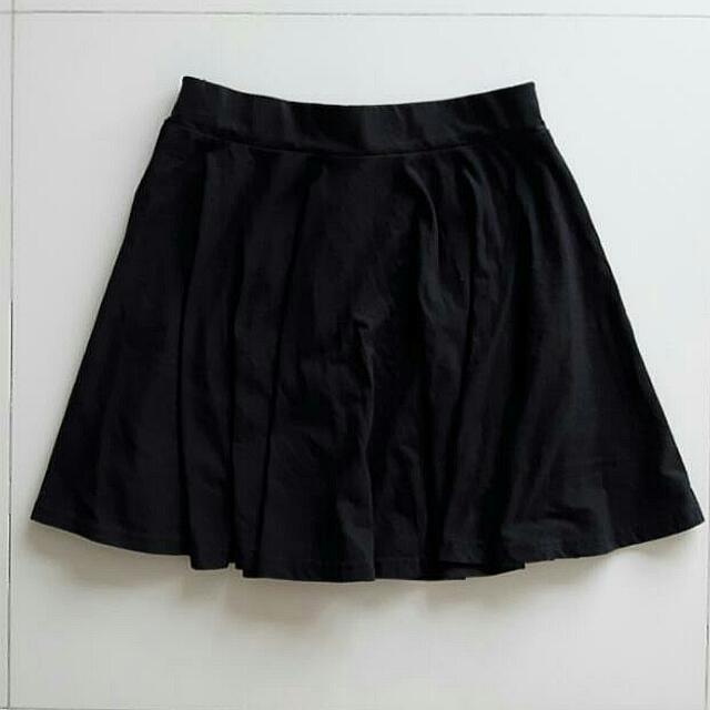 FACTORIE BASIC BLACK SKATER SKIRT Women s Fashion Bottoms Skirts on Carousell