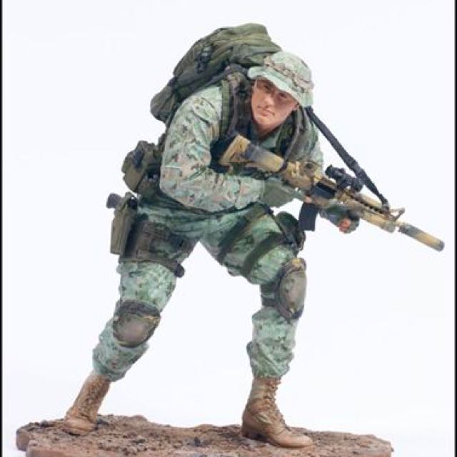 McFarlane s Military Marine Crops Recon 12