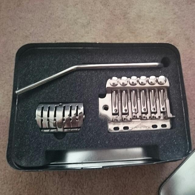 Super vee locking deals tremolo