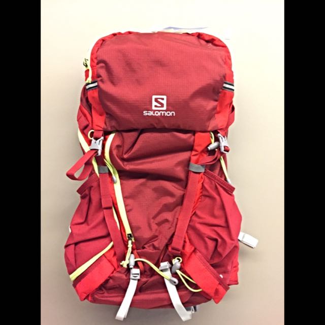 salomon hiking bag