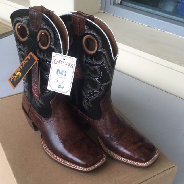 Cavender's Ariat Boots, Women's Fashion, Footwear, Boots on Carousell