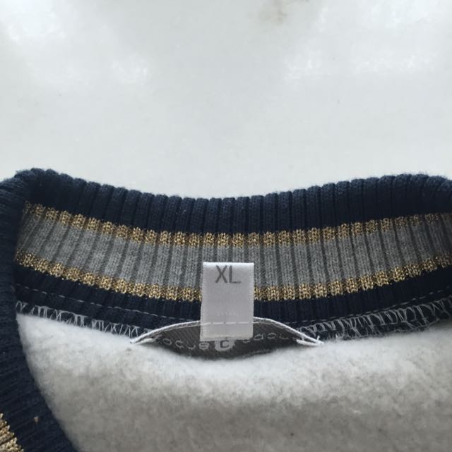 Cache Cache Baseball Jacket (Category: Coats, Jackets and Outerwear) located in Singapore. Submitted by _ptrcstc (Listing ID 37657789, Image 3). Description: .