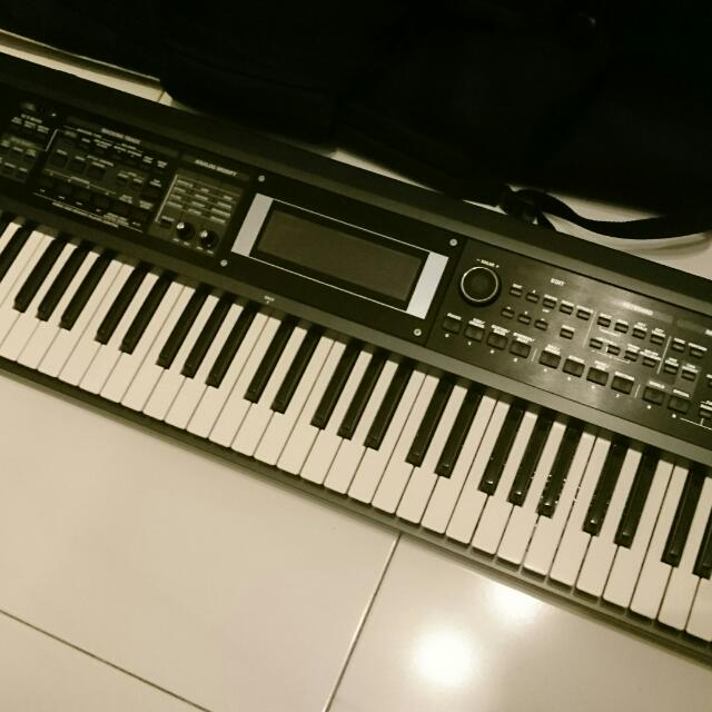 Roland Workstation GW8 Piano Keyboard, Computers & Tech, Parts