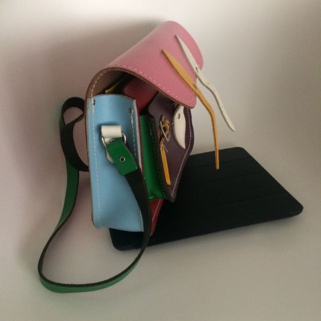 Zatchels (Category: Bags & Wallets) located in Singapore. Submitted by azimezat (Listing ID 37646754, Image 2). Description: .