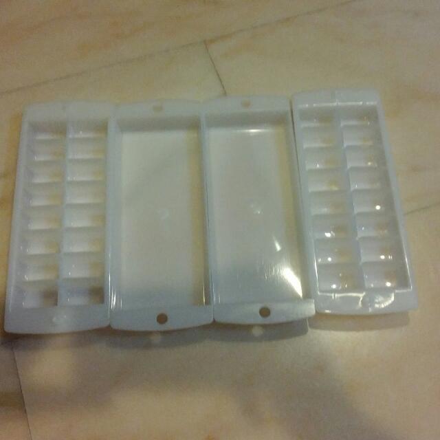 Ice Cube Container (Category: Everything Else) located in Singapore. Submitted by jhwee_1985 (Listing ID 37820421, Image 1). Description: .