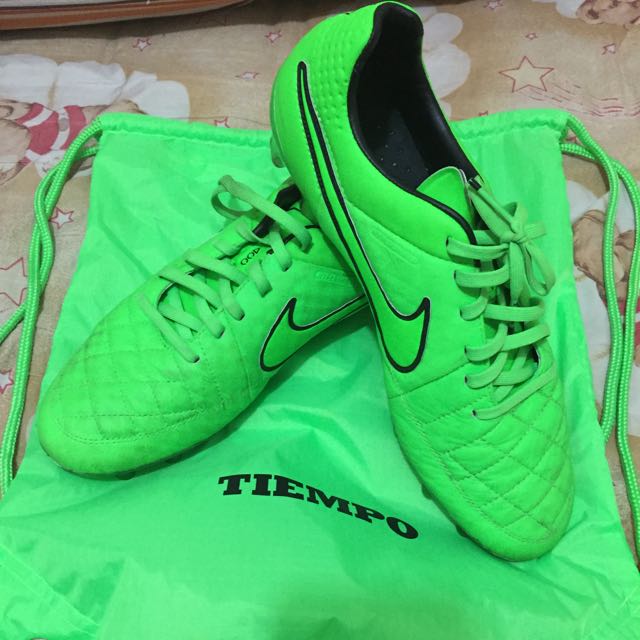 Nike Tiempo Legend 5 (Green), Sports on Carousell