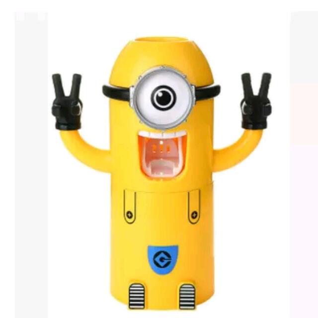 minion brushing teeth