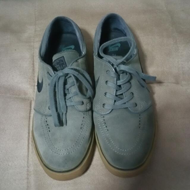 Nike Janoski Grey Gum Sole Size 9 US Men s Fashion Footwear Sneakers on Carousell