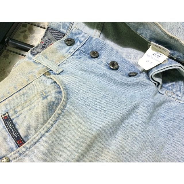 SOVIET Regular Basic Men Jeans (Category: Jeans) located in Singapore. Submitted by shadowshack (Listing ID 38006271, Image 2). Description: .