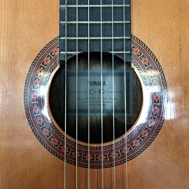 Yamaha C40 Beginner Guitar, Hobbies & Toys, Music & Media, Music