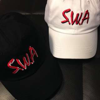 Soulphat "S.W.A" Soul With Attitude 老彎帽 .棒球帽。黑/白 NWA
