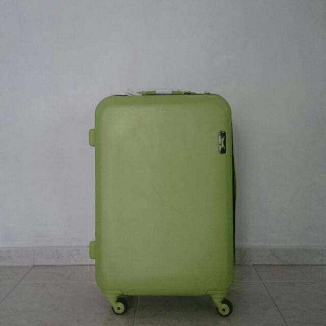slazenger 22 inch suitcase