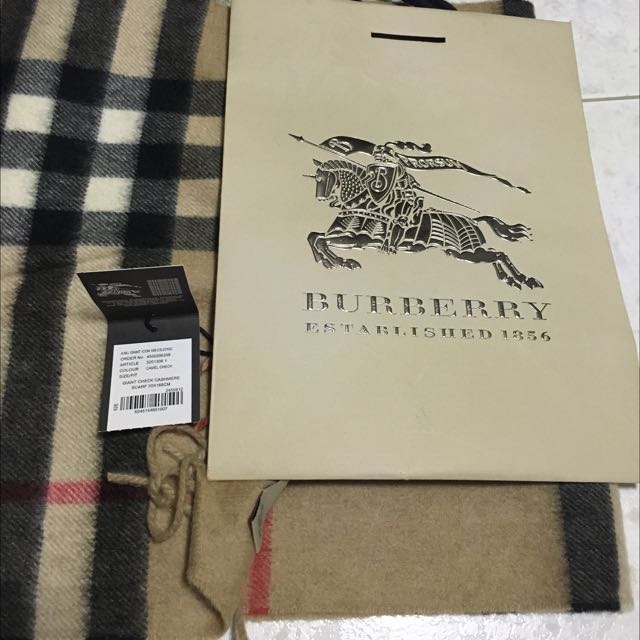 Burberry Classic Cashmere Scarf In 