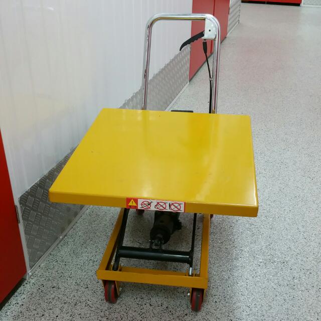 Height Adjustable Hydraulic Trolley Table, Furniture on Carousell