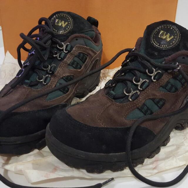 Weinbrenner Hiking Shoes, size 5 