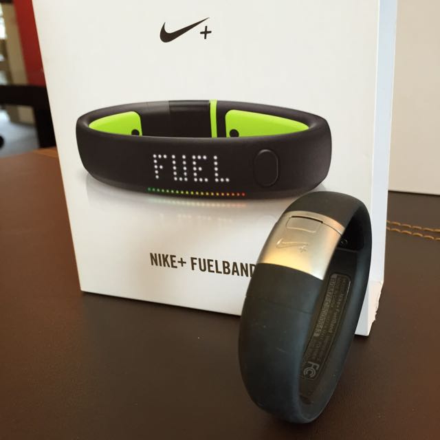 nike  fuelband 运动手环 ㄧ代