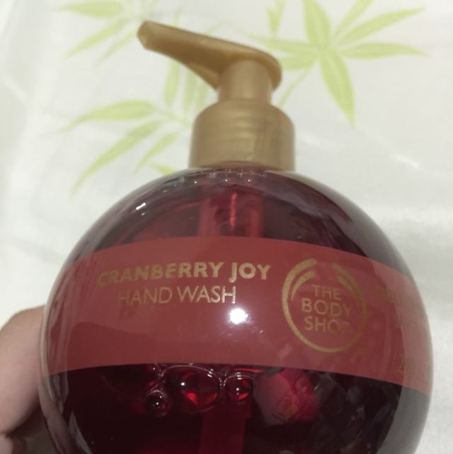 Body shop Cranberry Hand wash, Beauty & Personal Care, Face, Face Care