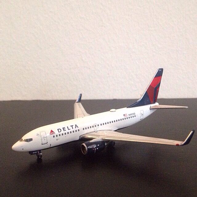 1:400 Model Plane, Everything Else on Carousell