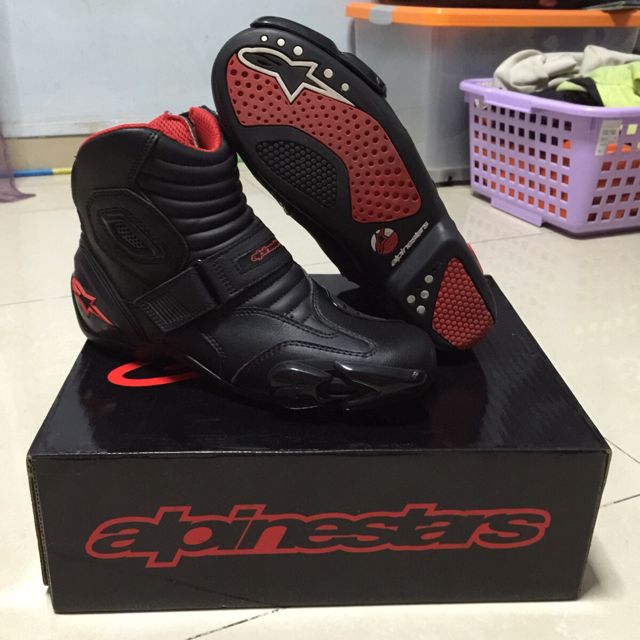 Alpinestars S MX 1.1 riding boots Car Accessories on Carousell