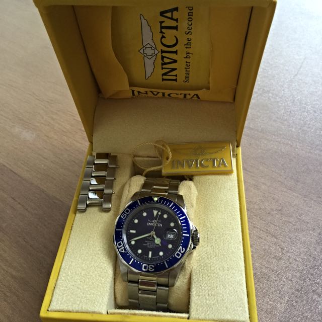 Invicta Men s 9308 Pro Diver Stainless Steel Bracelet Watch Price Reduced Mobile Phones Gadgets Wearables Smart Watches on Carousell