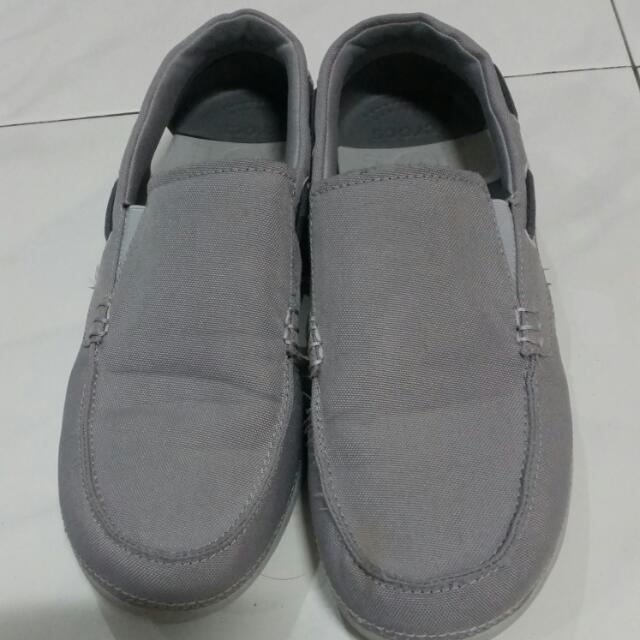 Crocs men's canvas shoes clearance