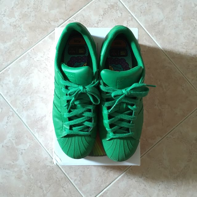 Pharrell on sale adidas supercolor