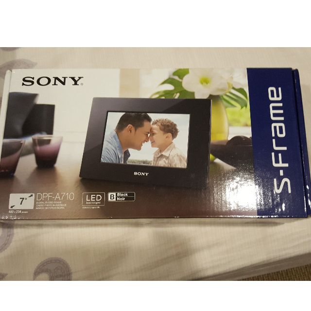 Sony digital photo frame, Furniture & Home Living, Home Decor, Clocks