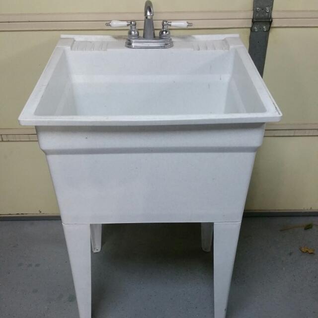 White Freestanding Plastic Utility Sink With Drain And Faucet