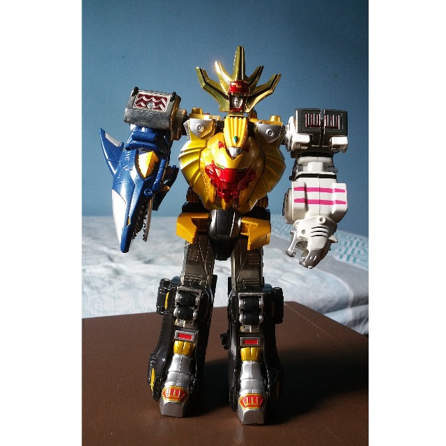 Deluxe Wild Force Megazord, Hobbies 
