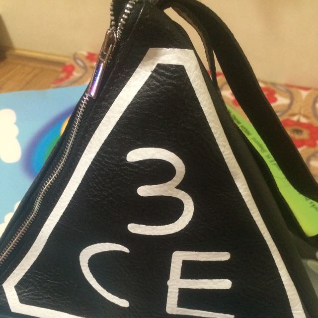 3ce三角手提包
