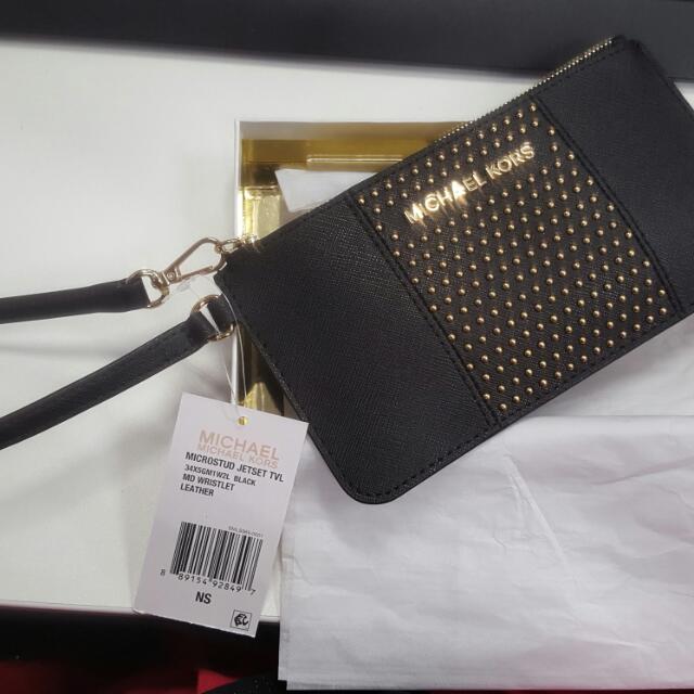 michael kors black leather wristlet